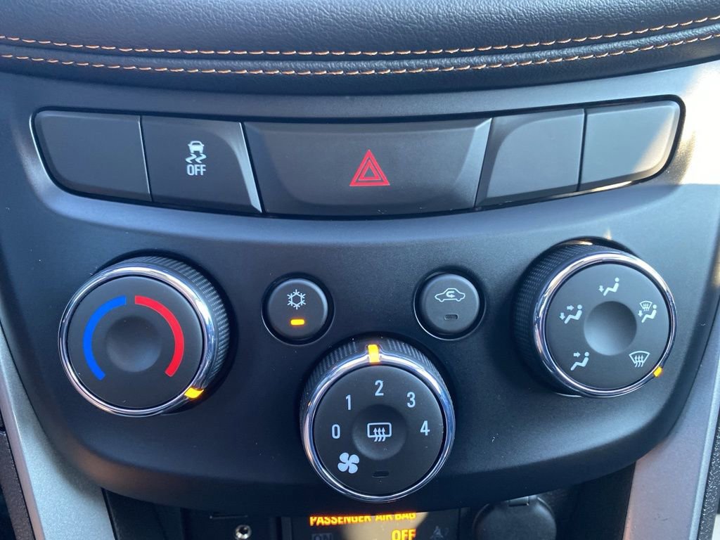 Used 2019 Chevrolet Trax LT w/ LT Convenience Package image 32