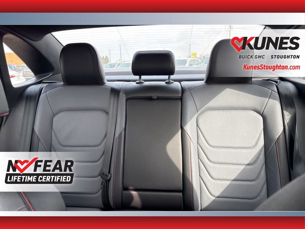 Used 2025 Volkswagen Jetta GLI Autobahn image 35