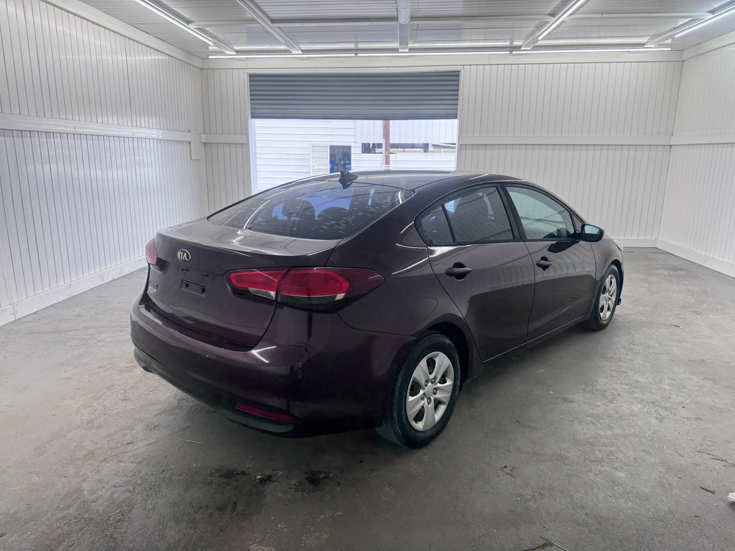 Used 2017 Kia Forte LX FWD image 5