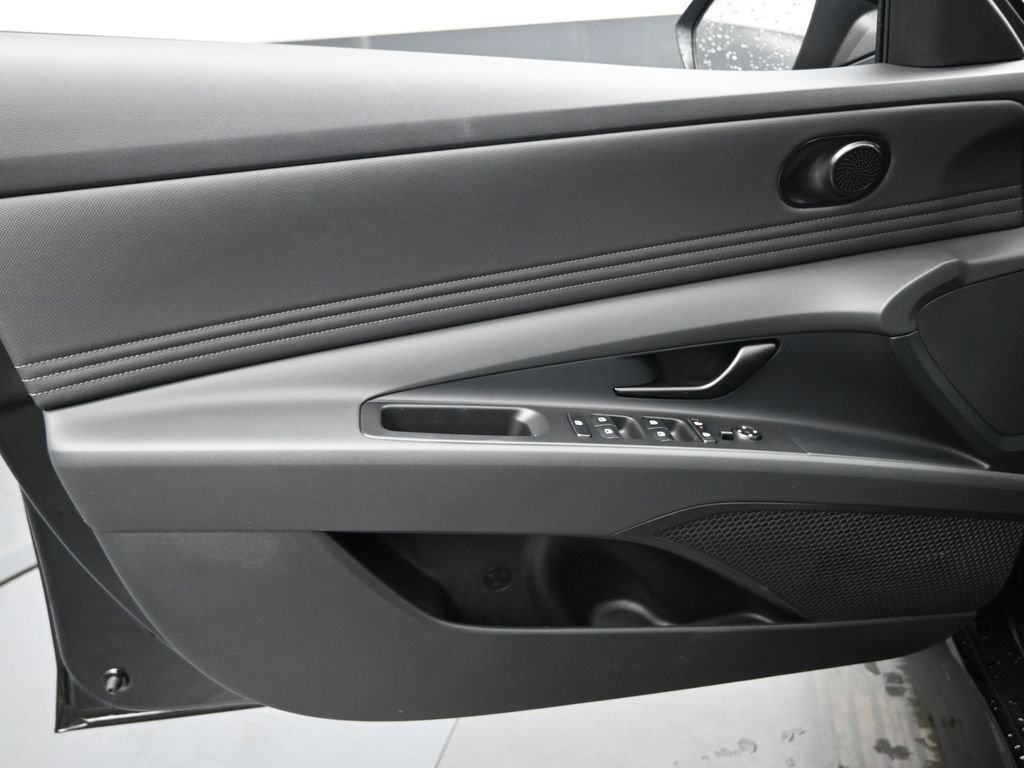 Used 2026 Hyundai Elantra SEL Sport Premium FWD image 27