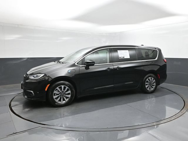 Used 2024 Chrysler Pacifica Limited FWD image 30