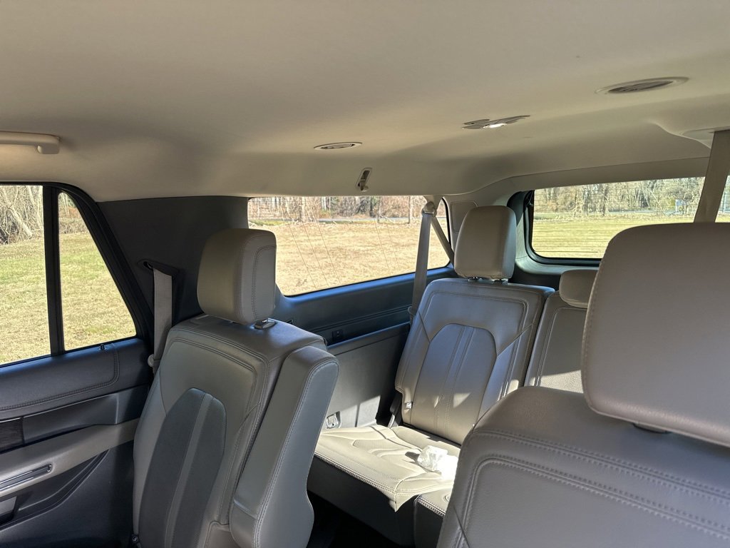 Used 2021 Ford Expedition Max Limited image 12
