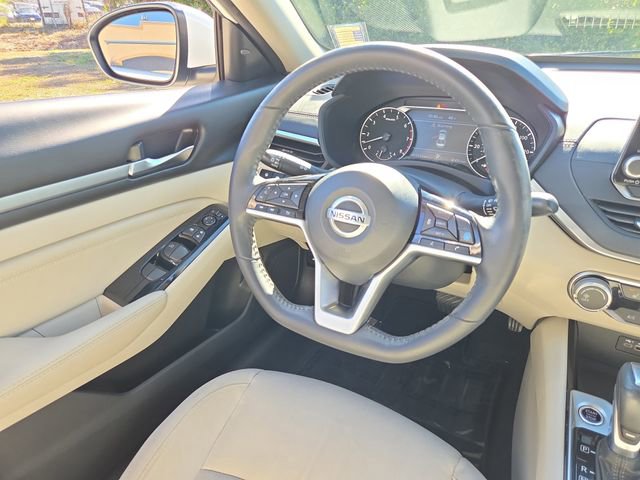 Used 2021 Nissan Altima 2.5 SV w/ SV Premium Package image 15