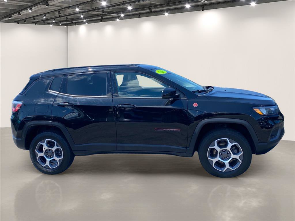 Used 2022 Jeep Compass Trailhawk w/ Trailhawk Convenience Group AWD/4WD image 8