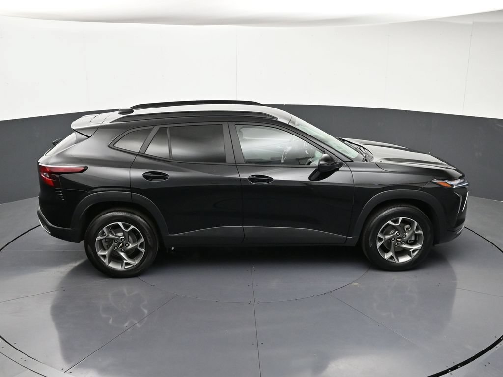 Used 2024 Chevrolet Trax LT FWD image 21