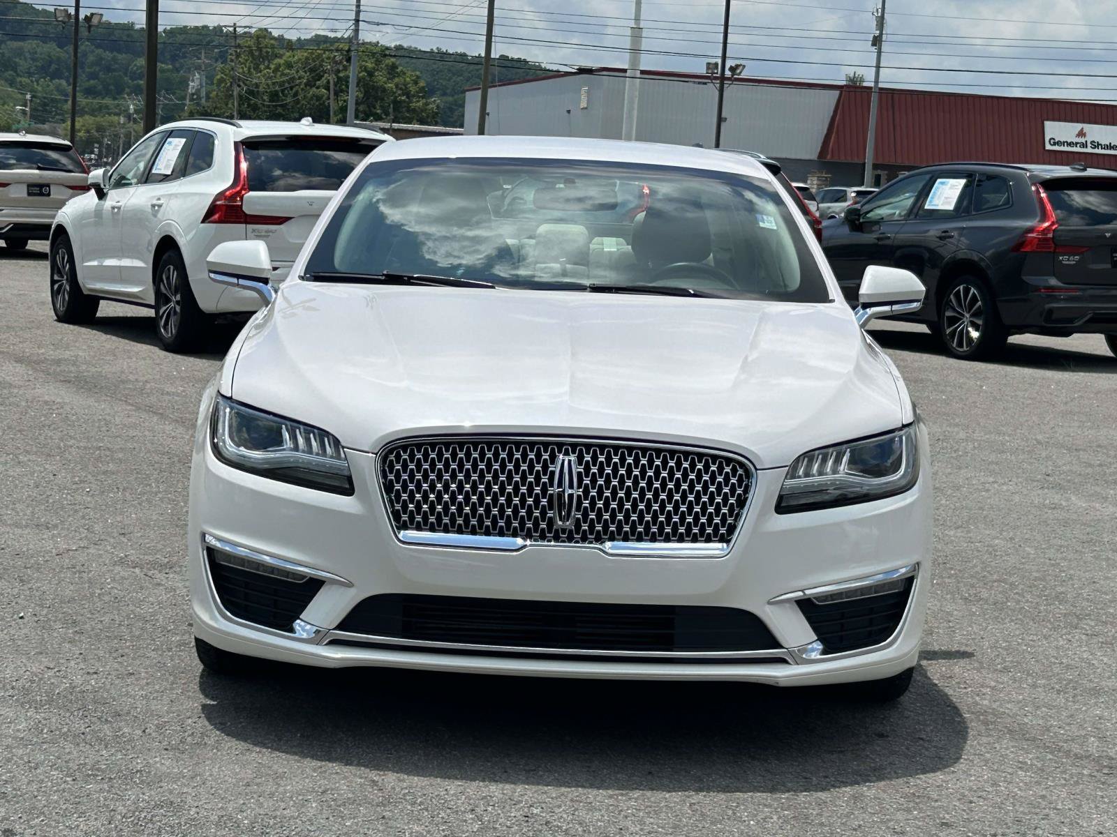Used 2018 Lincoln MKZ Select w/ Select Plus Package FWD image 2