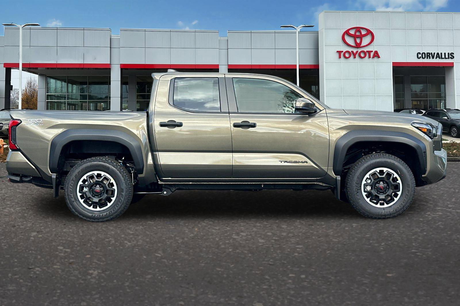 New 2025 Toyota Tacoma TRD Off-Road image 4