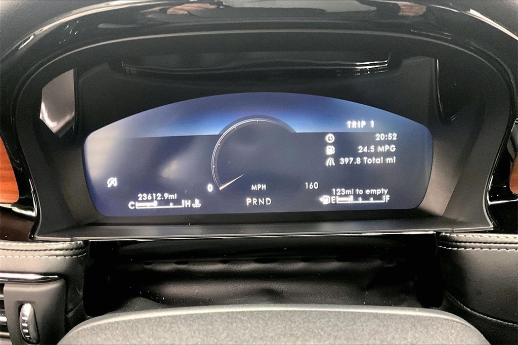 Used 2022 Lincoln Corsair Reserve w/ Equipment Group 201A image 22