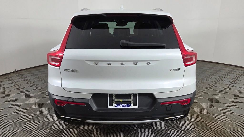 Used 2019 Volvo XC40 T5 Inscription image 6