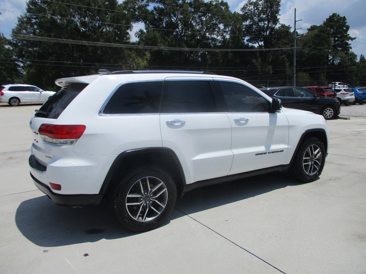 Used 2020 Jeep Grand Cherokee Limited AWD/4WD image 24