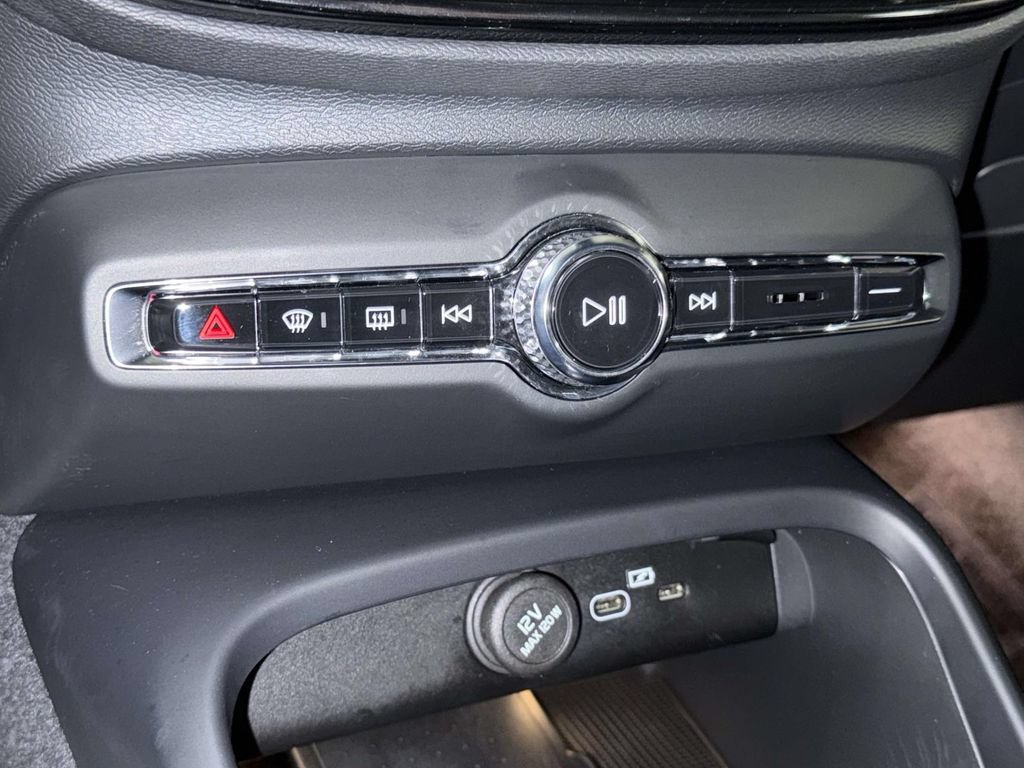 Used 2023 Volvo C40 P8 Recharge Plus w/ Climate Package AWD/4WD image 25
