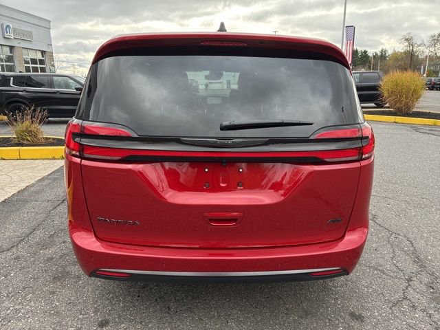 New 2026 Chrysler Pacifica Select image 6