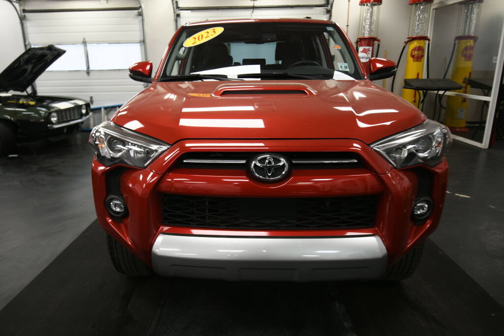 Certified 2023 Toyota 4Runner TRD Off-Road Premium w/ Moonroof Package AWD/4WD image 3