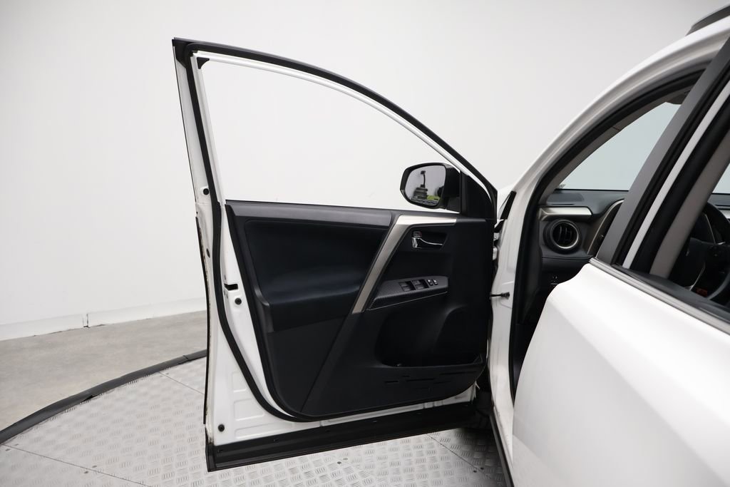 Certified 2015 Toyota RAV4 XLE image 16
