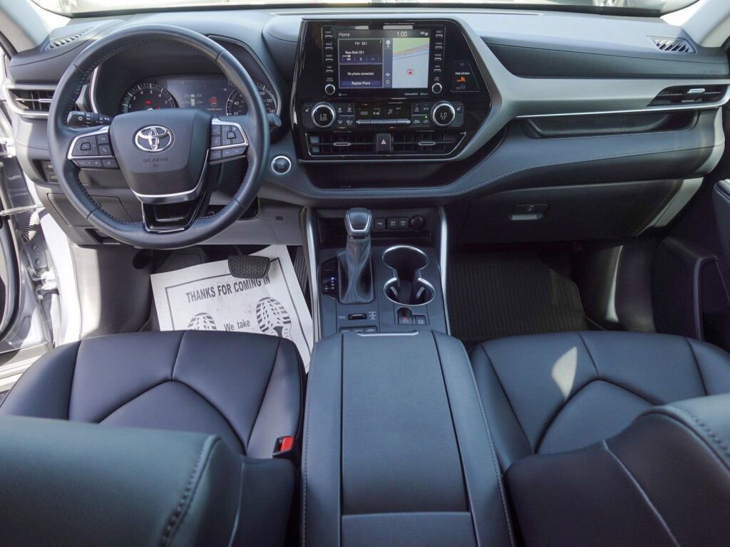 Certified 2021 Toyota Highlander XLE image 12