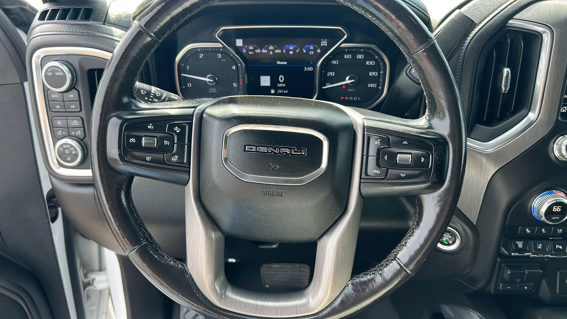 Used 2021 GMC Sierra 2500 Denali w/ Denali Ultimate Package AWD/4WD image 26