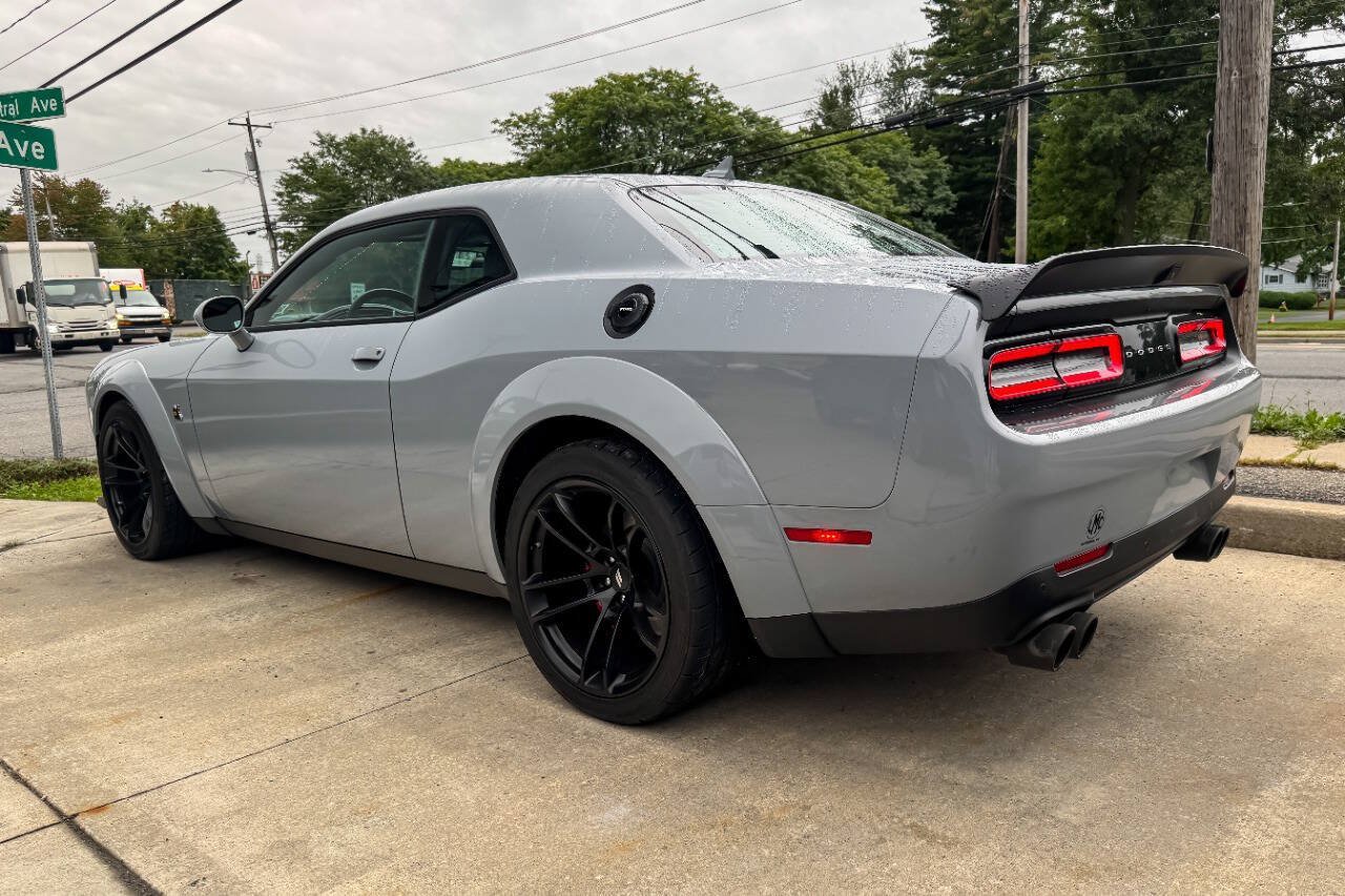 Used 2021 Dodge Challenger R/T Scat Pack RWD image 5