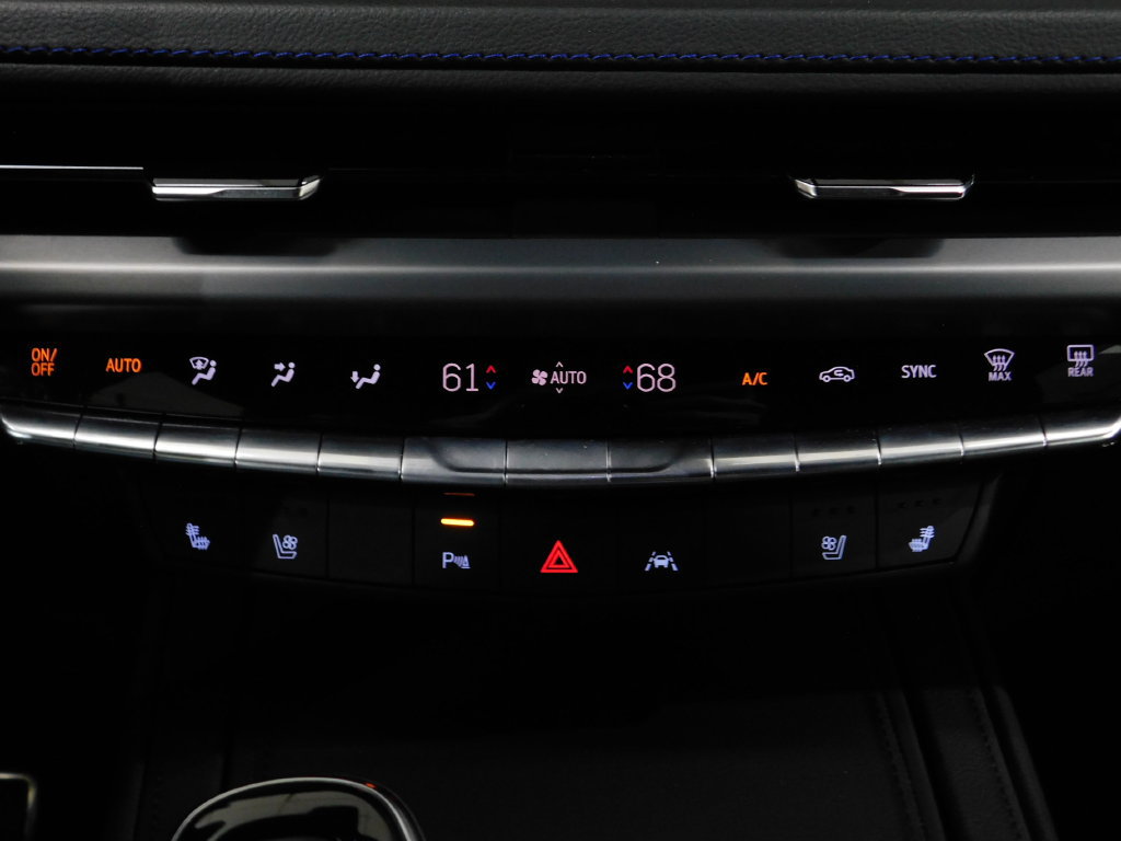 Used 2024 Cadillac XT4 Sport AWD/4WD image 37