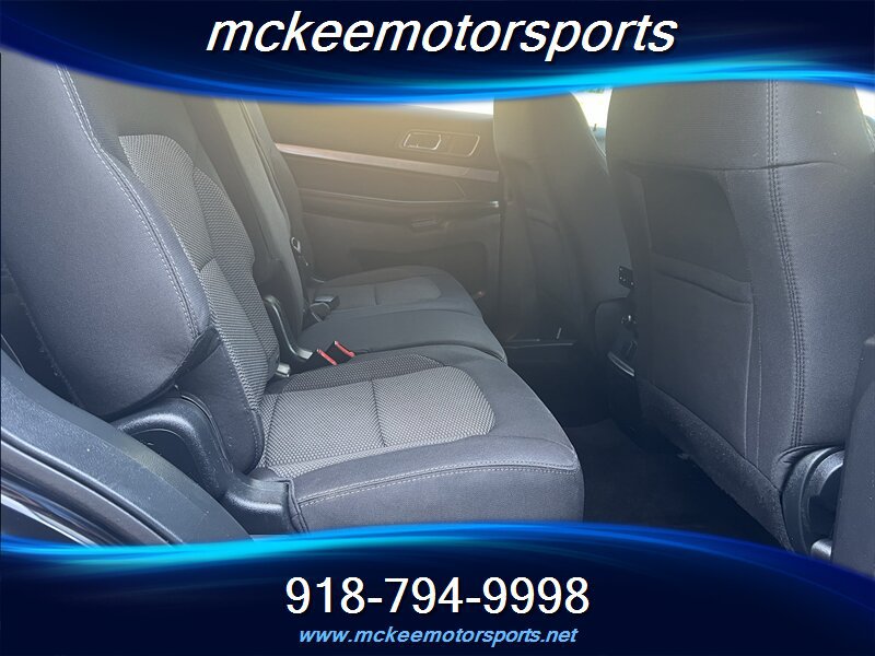 Used 2018 Ford Explorer XLT FWD image 5