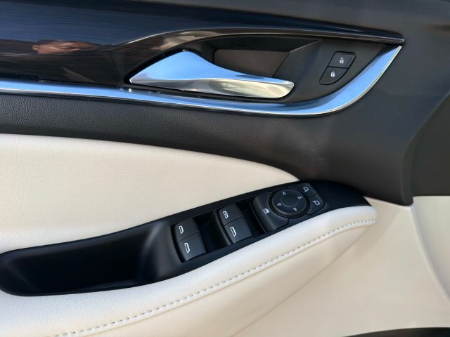 Used 2023 Buick Enclave Essence FWD image 16