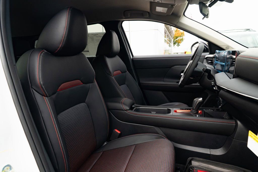 New 2026 Nissan Kicks SR w/ Cold Weather Package image 24