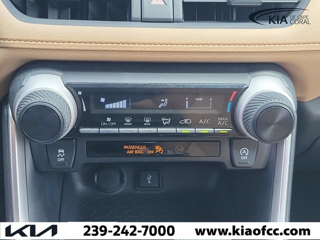 Used 2020 Toyota RAV4 LE w/ All Weather Liner Package AWD/4WD image 27