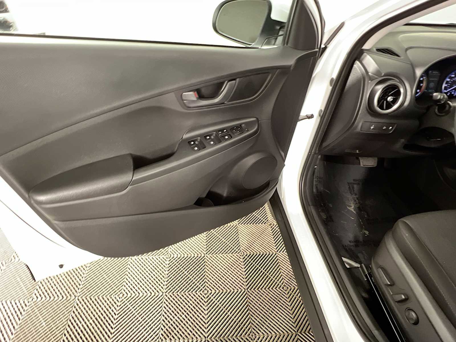 Certified 2023 Hyundai Kona SEL w/ Cargo Package image 18