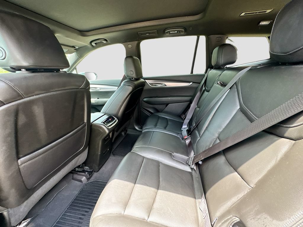 Used 2025 Cadillac XT6 Luxury AWD/4WD image 26