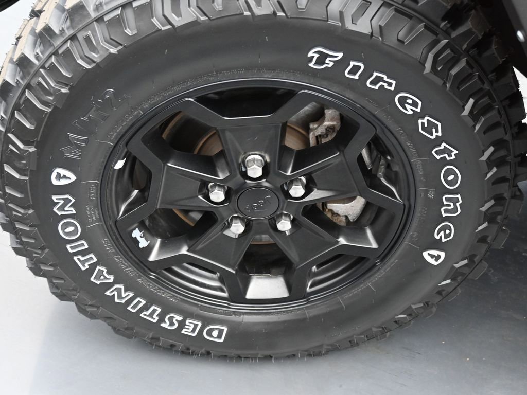 Certified 2022 Jeep Gladiator Willys image 19