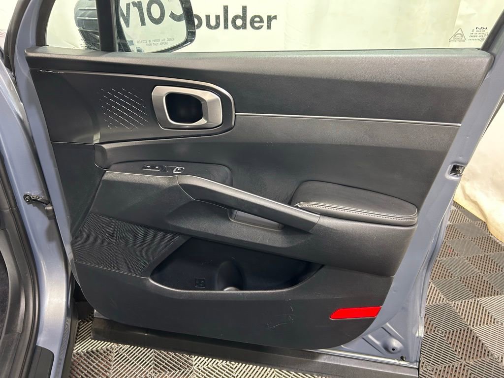 Used 2024 Kia Sorento S image 10