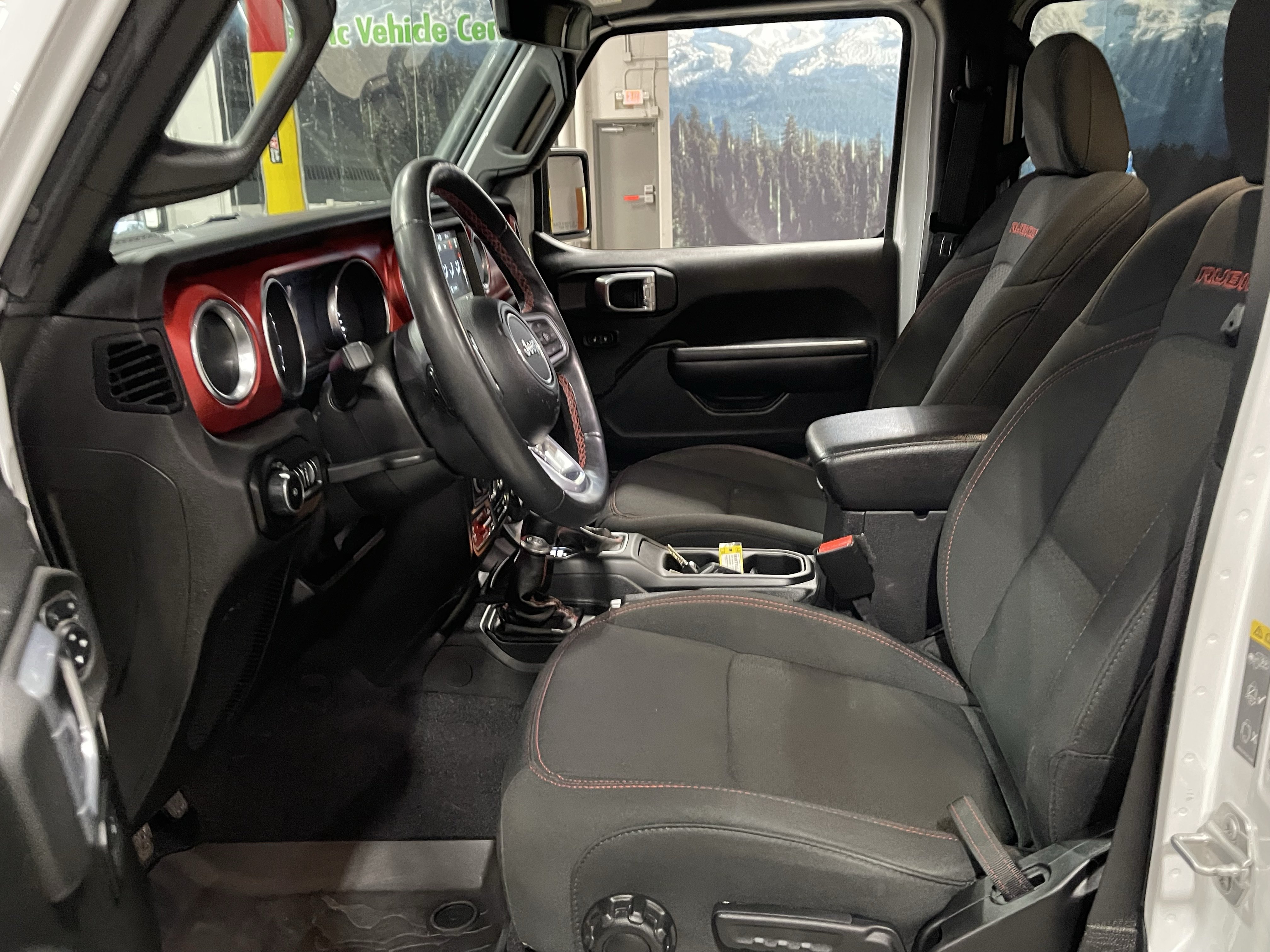 Used 2021 Jeep Wrangler Unlimited Rubicon AWD/4WD image 11