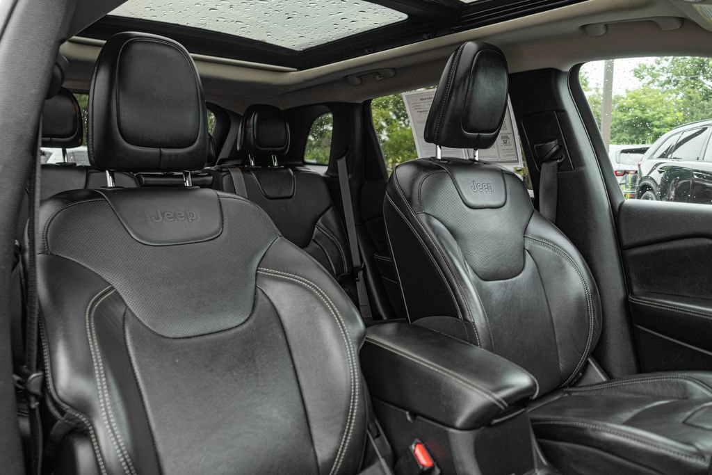Used 2014 Jeep Cherokee Limited w/ Technology Group AWD/4WD image 35