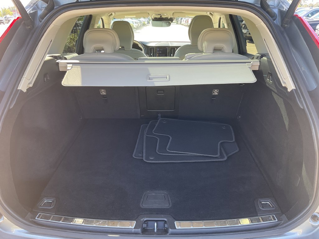 Used 2021 Volvo XC60 T5 Inscription FWD image 10