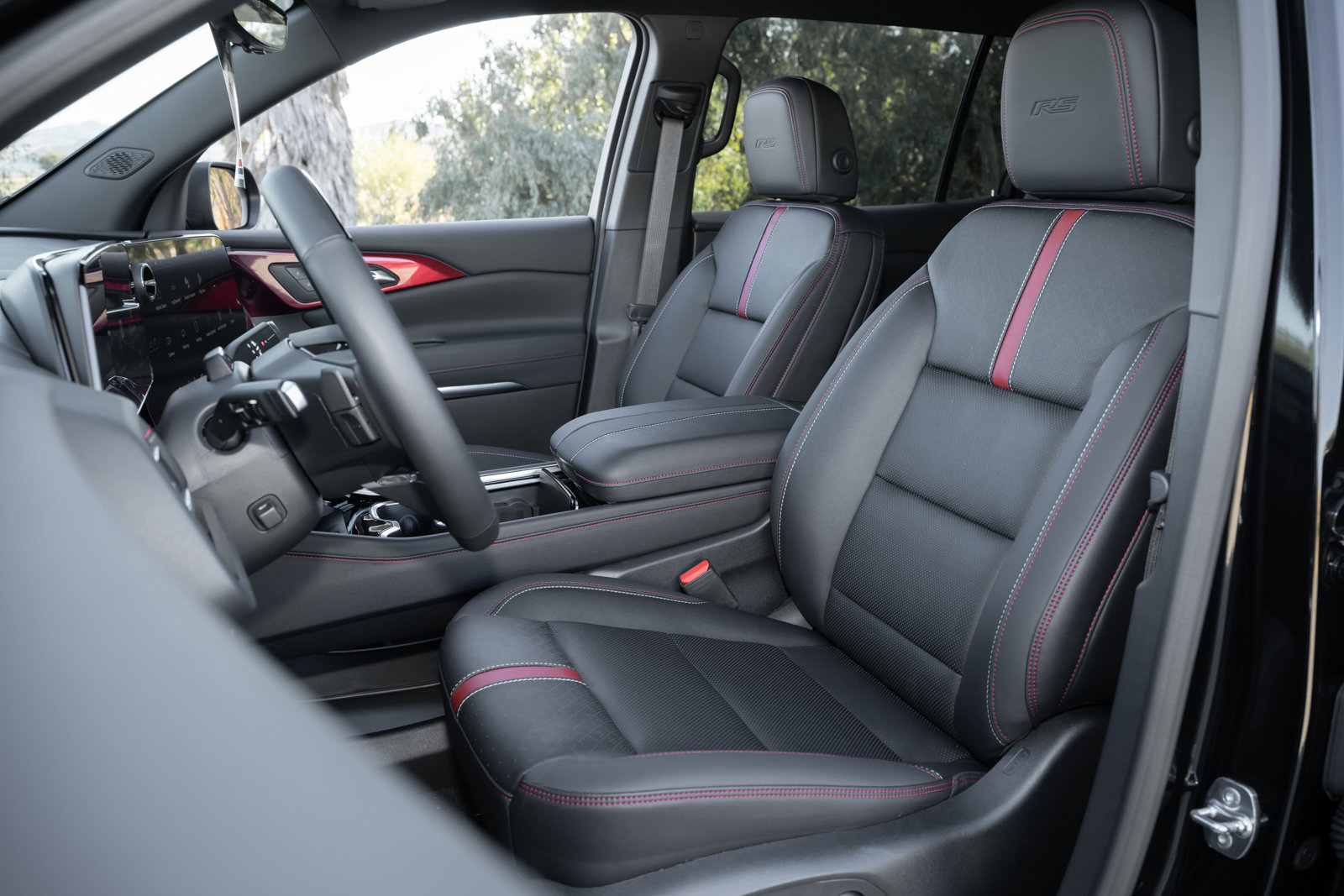 New 2026 Chevrolet Traverse RS w/ LPO, Floor Liner Package image 15