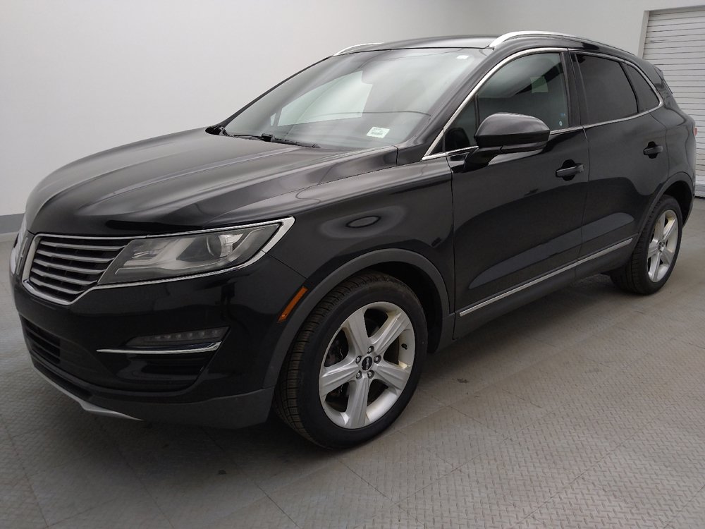 Used 2017 Lincoln MKC Premiere FWD image 2