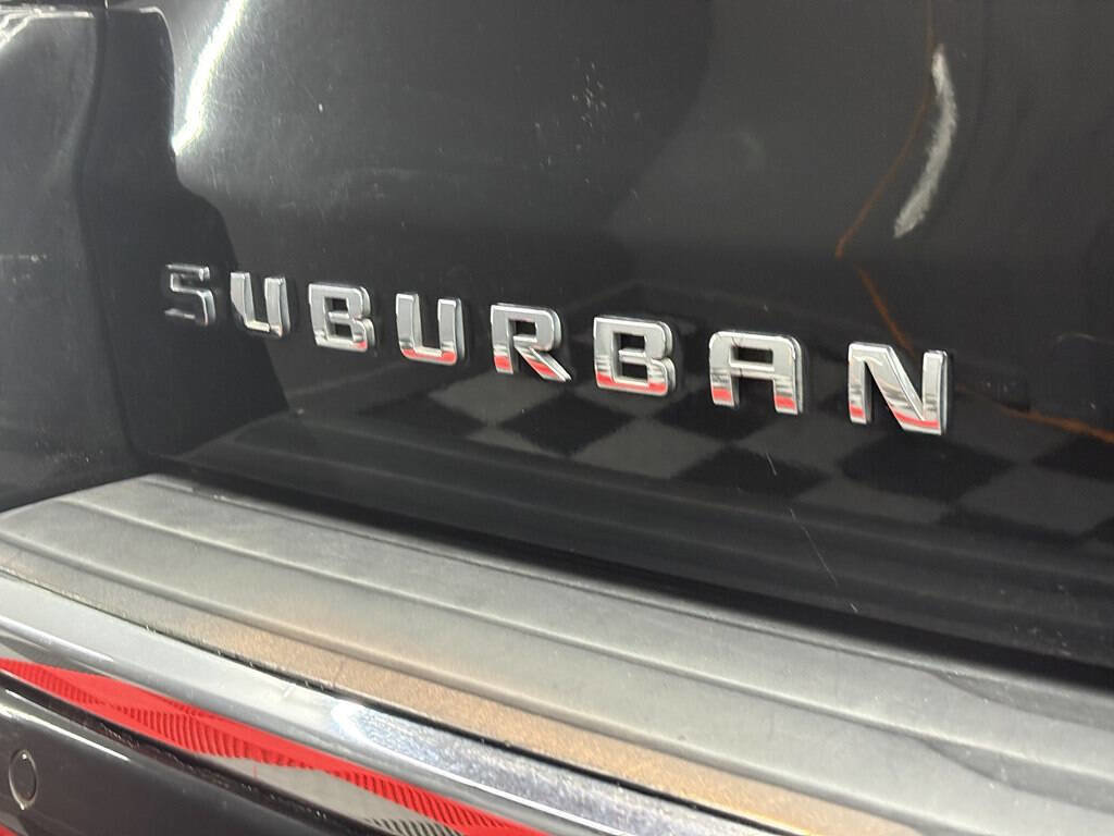 Used 2018 Chevrolet Suburban Premier image 31