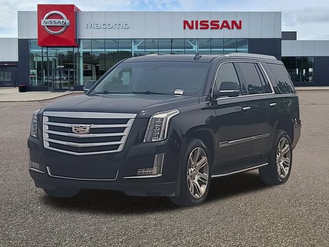 Used 2018 Cadillac Escalade Luxury AWD/4WD image 3