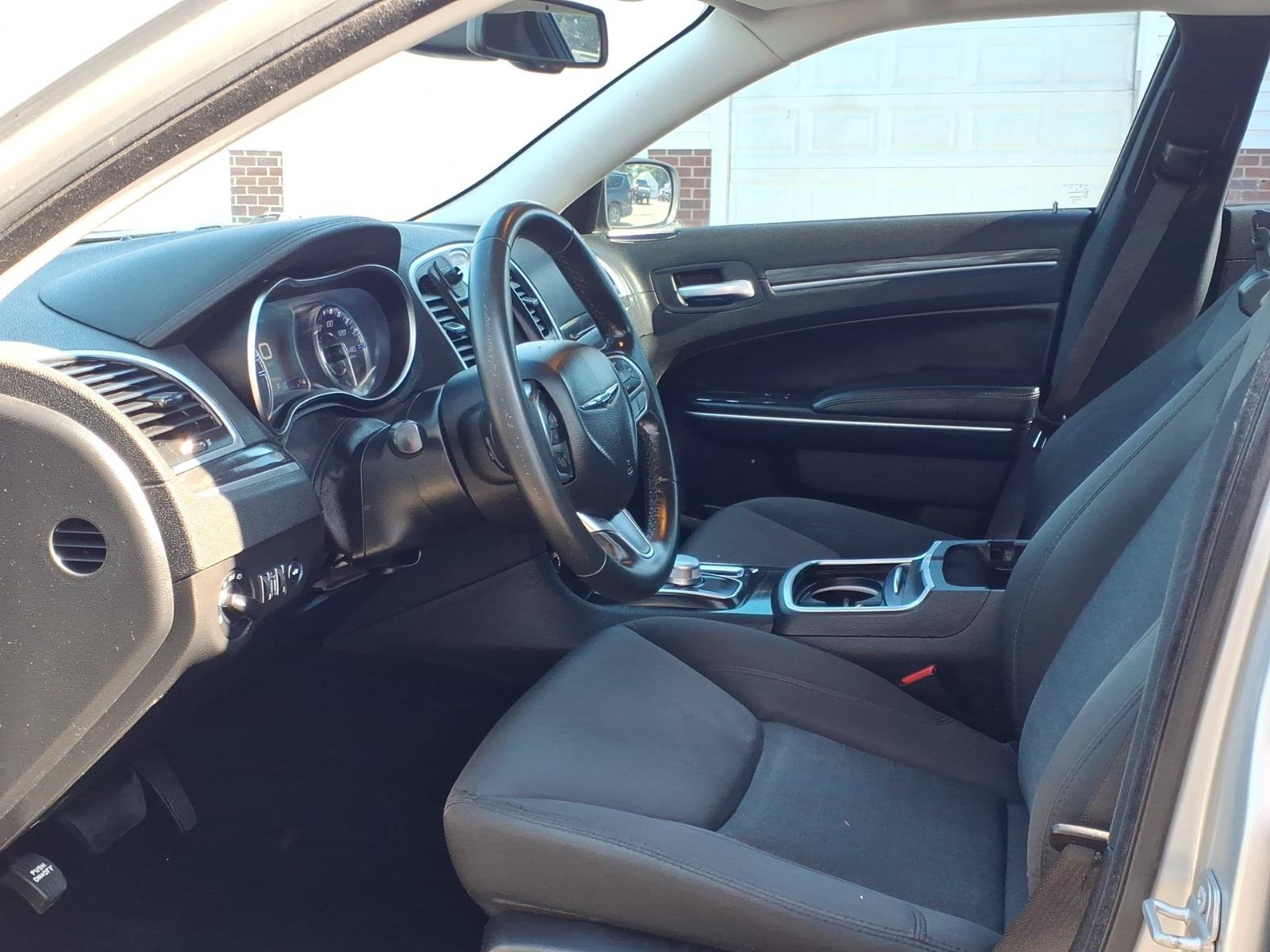 Used 2020 Chrysler 300 Touring w/ Sport Appearance Package RWD image 8