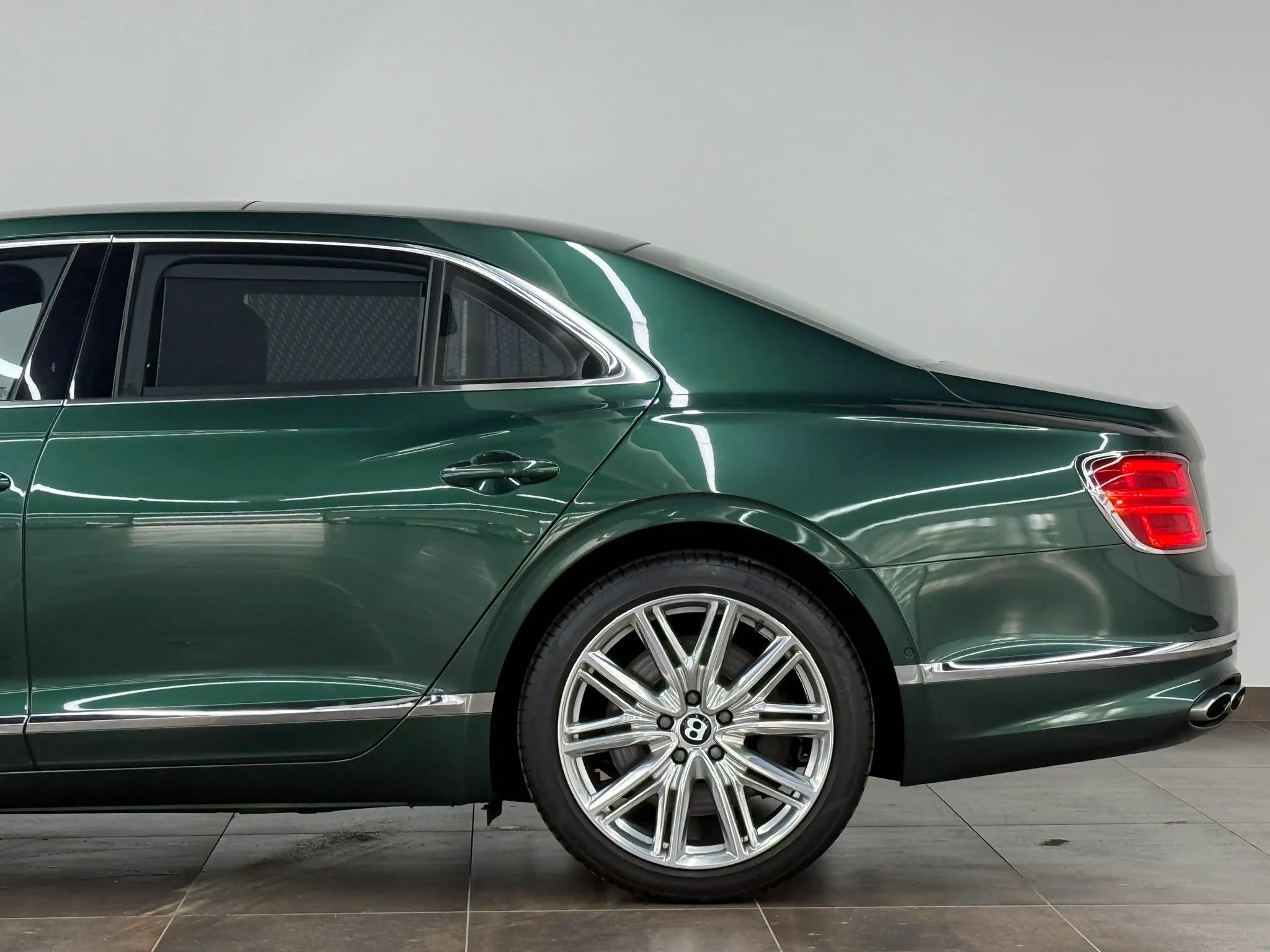 Used 2022 Bentley Flying Spur V8 AWD/4WD image 7