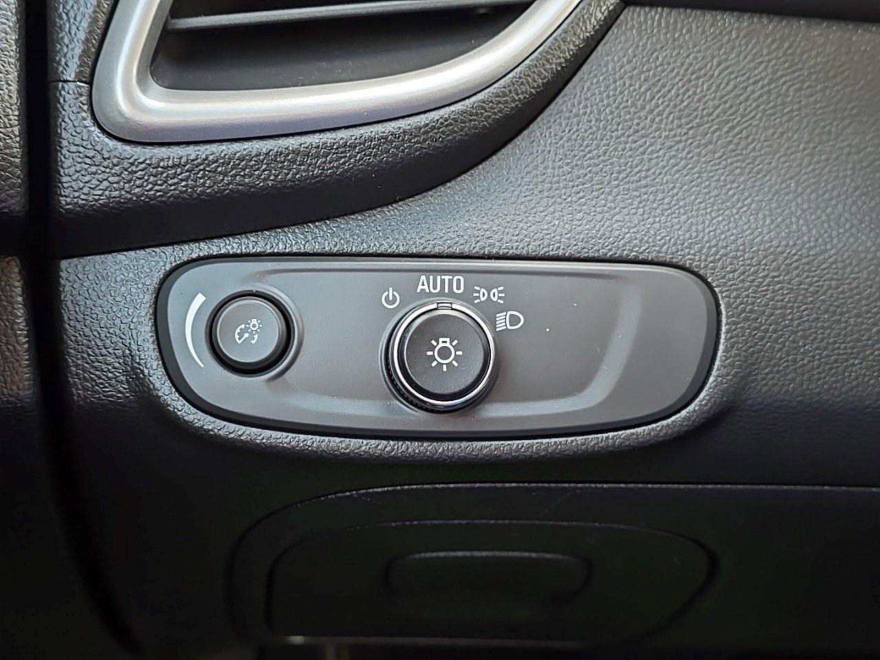 Certified 2021 Chevrolet Trax LS w/ Tint and Cruise Package image 20