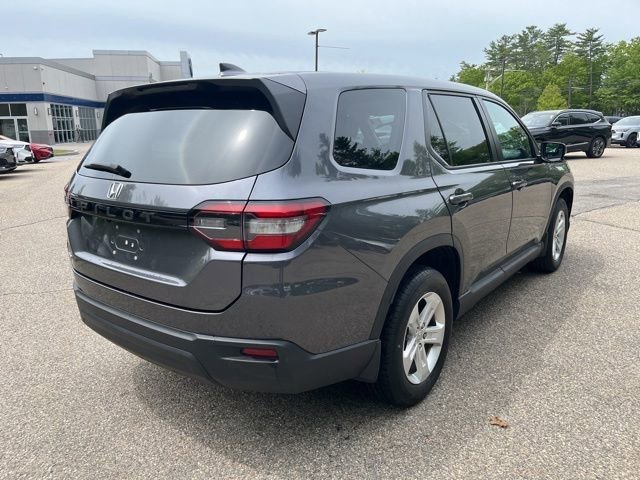 Used 2023 Honda Pilot LX image 5