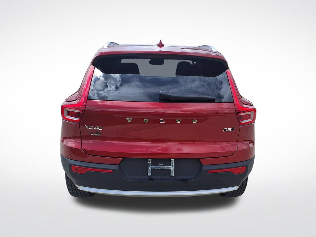 Certified 2023 Volvo XC40 B5 Ultimate w/ Protection Package Premier AWD/4WD image 7