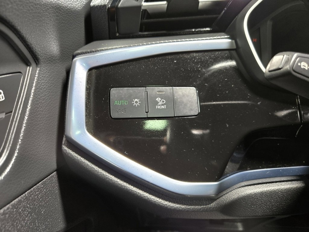 Used 2024 Audi Q3 2.0T Premium image 14