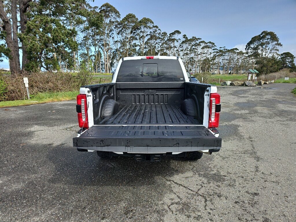 Used 2024 Ford F250 Lariat w/ Black Appearance Package image 5