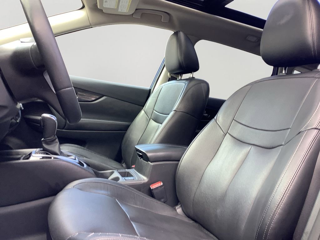 Used 2017 Nissan Rogue SL w/ SL Premium Package image 24