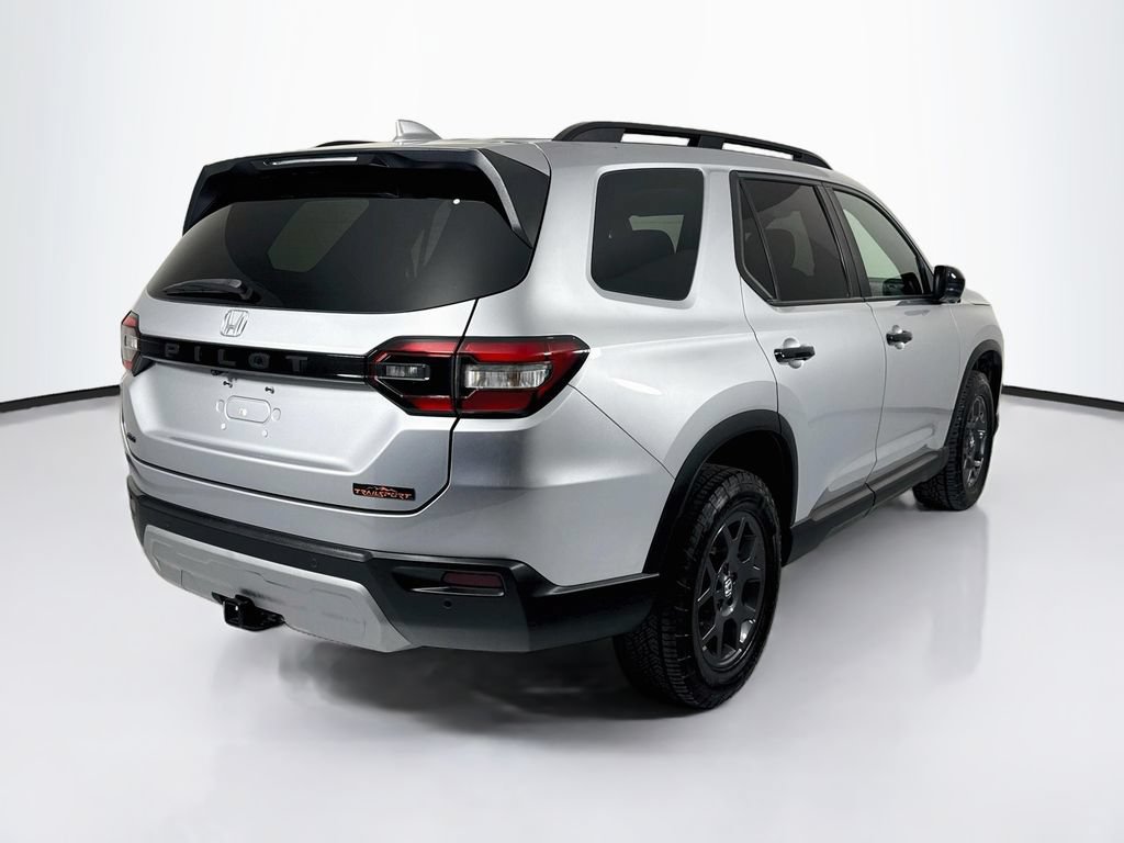 Certified 2025 Honda Pilot TrailSport image 5