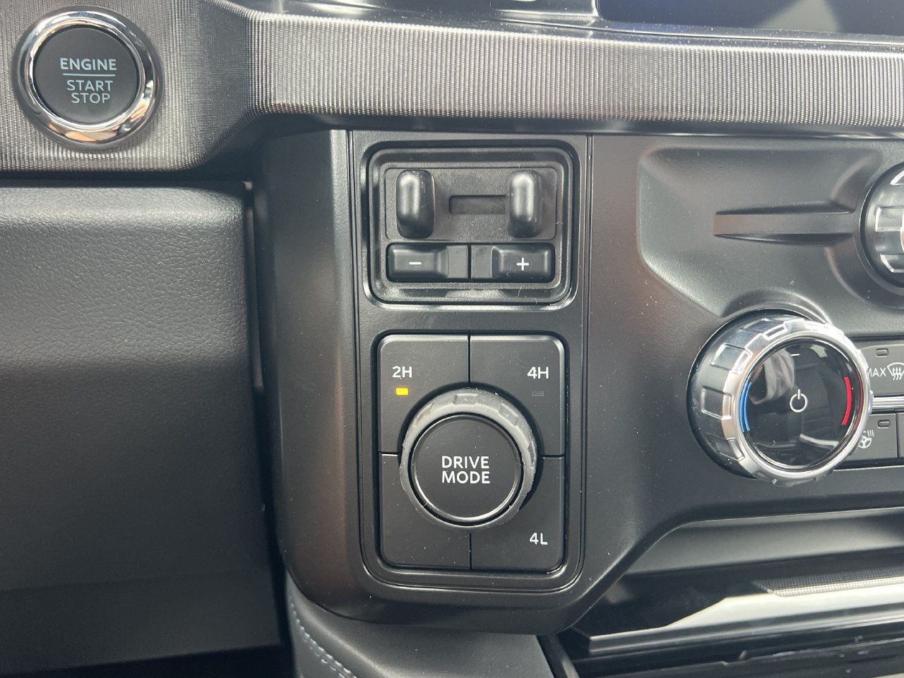 New 2026 Ford F450 Platinum w/ FX4 Off-Road Package AWD/4WD image 7