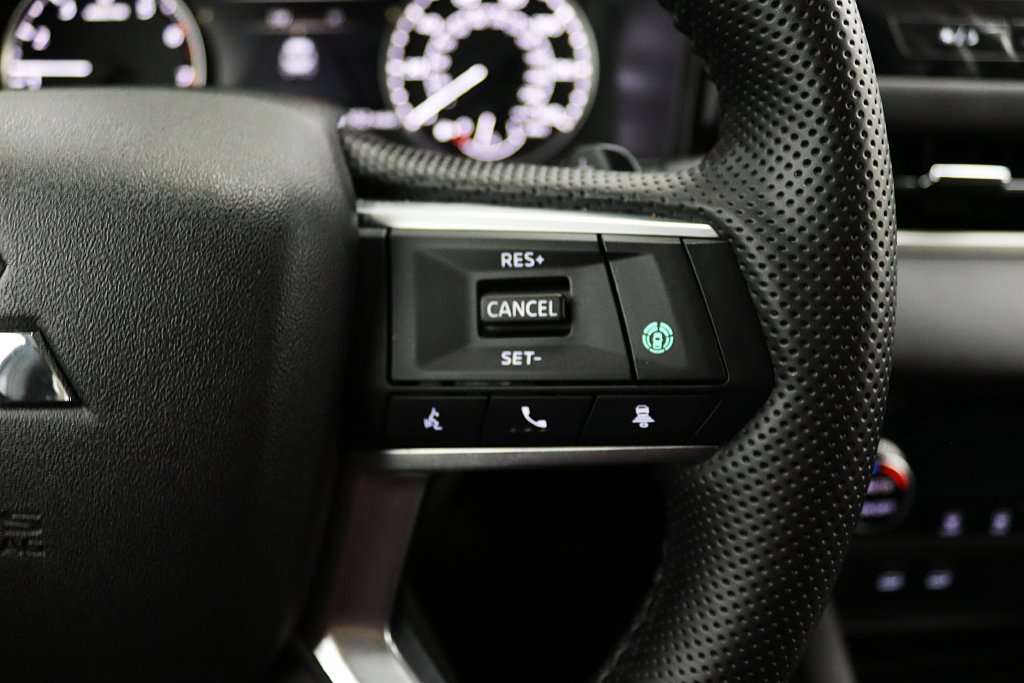 Used 2026 Mitsubishi Outlander AWD image 23