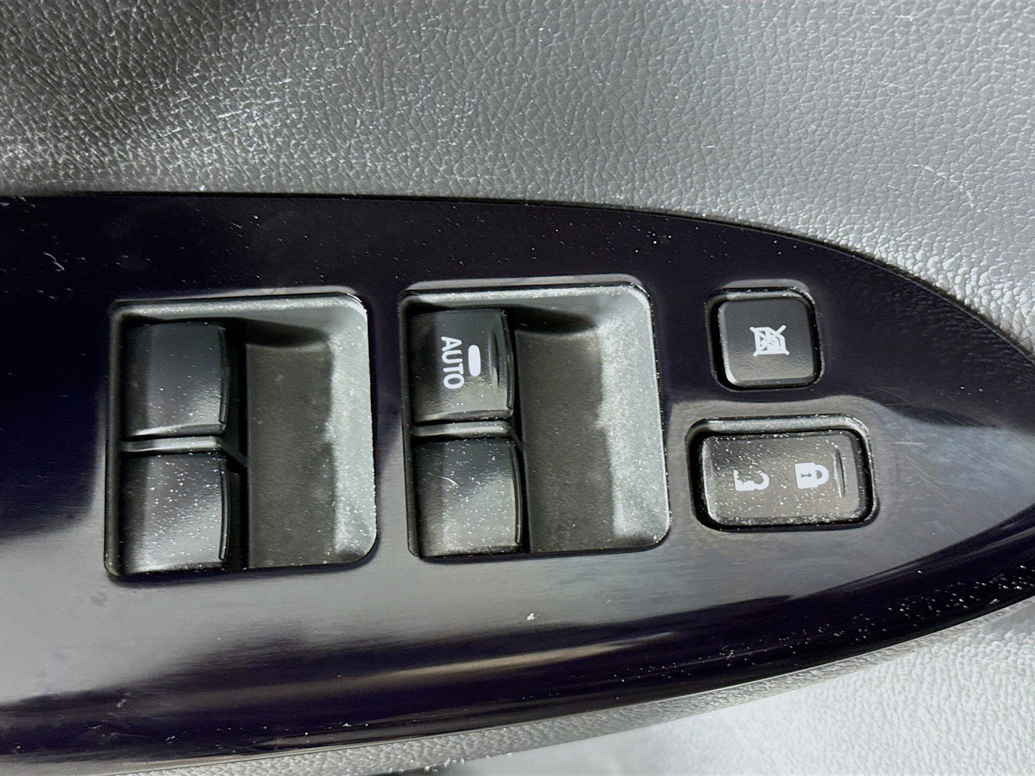 Used 2024 Mitsubishi Eclipse Cross Black Edition image 24