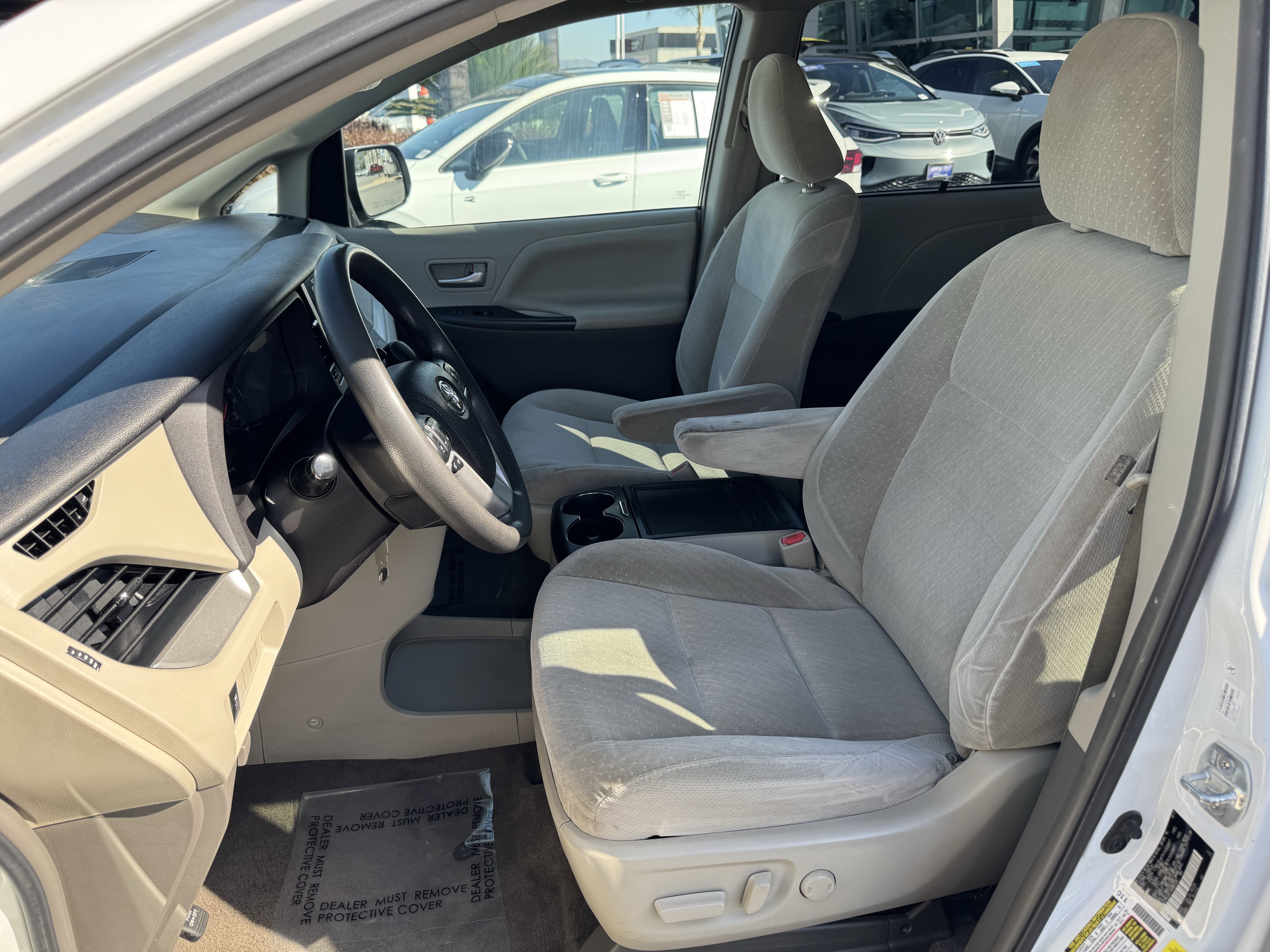 Used 2017 Toyota Sienna LE FWD image 15